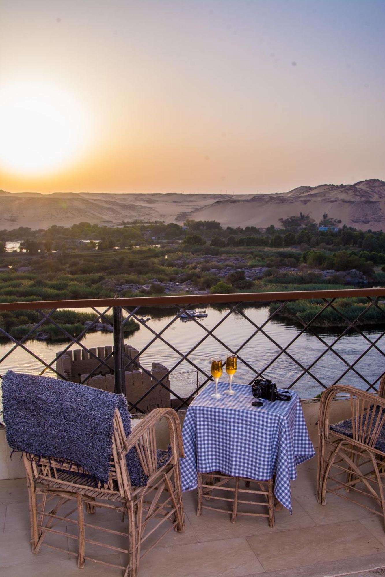 Aswan Nile Palace エクステリア 写真